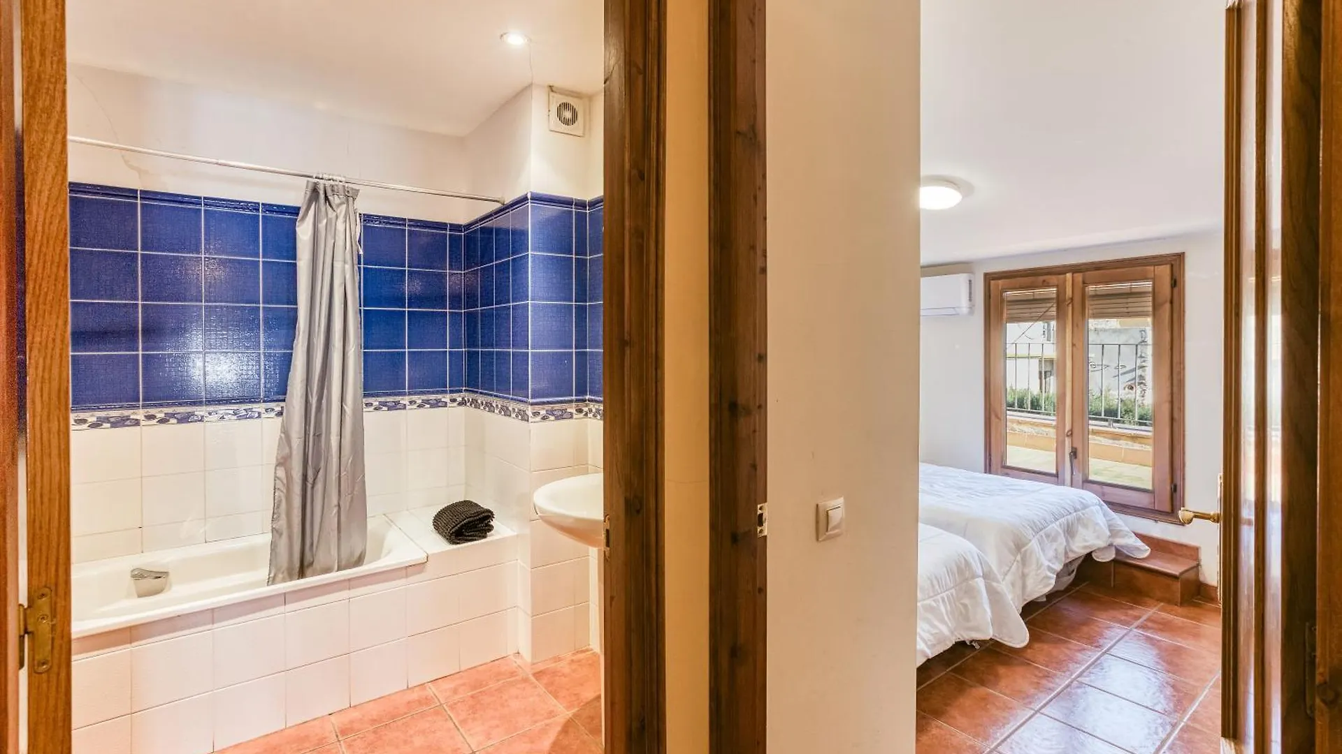 Cal Matali Guest House Espolla