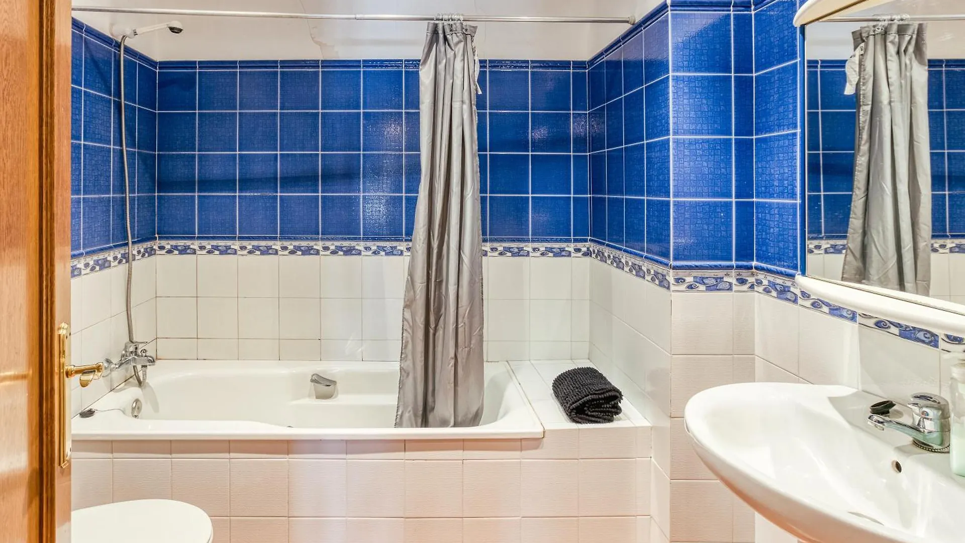 Cal Matali Guest House Espolla Spain