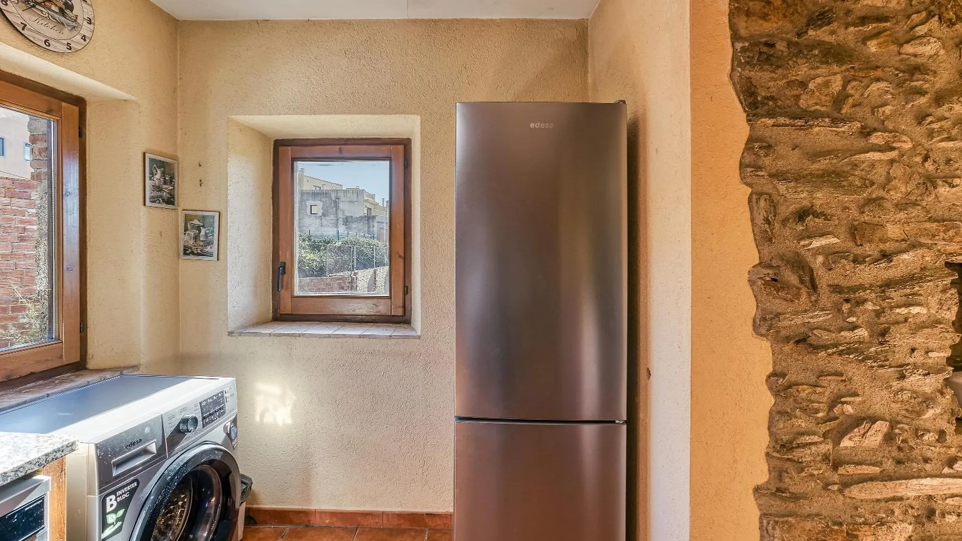 Cal Matali Guest House Espolla