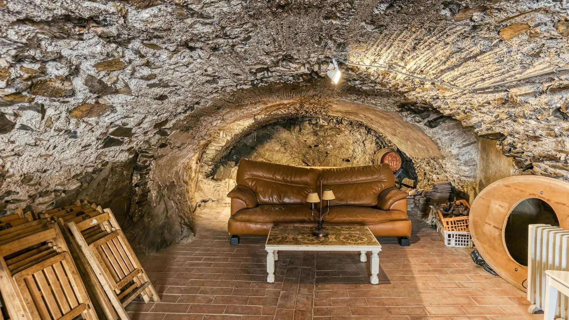 Cal Matali Guest House Espolla Spain